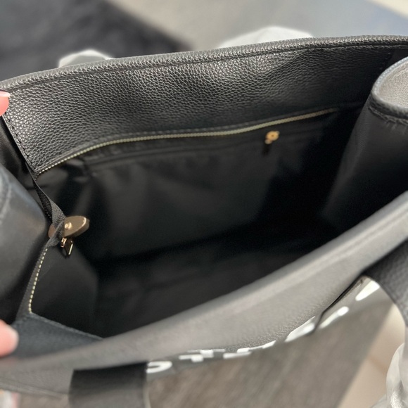 The Medium Tote Bag Handbag Purse Crossbody Black Faux Leather - Picture 4 of 7